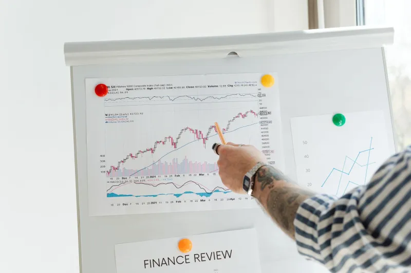 Knowing the Right Move Too Soon: How Premature Conviction Quietly Drains Wealth